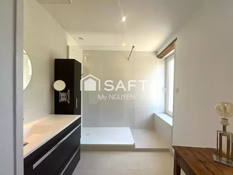 Maison, 235 m²