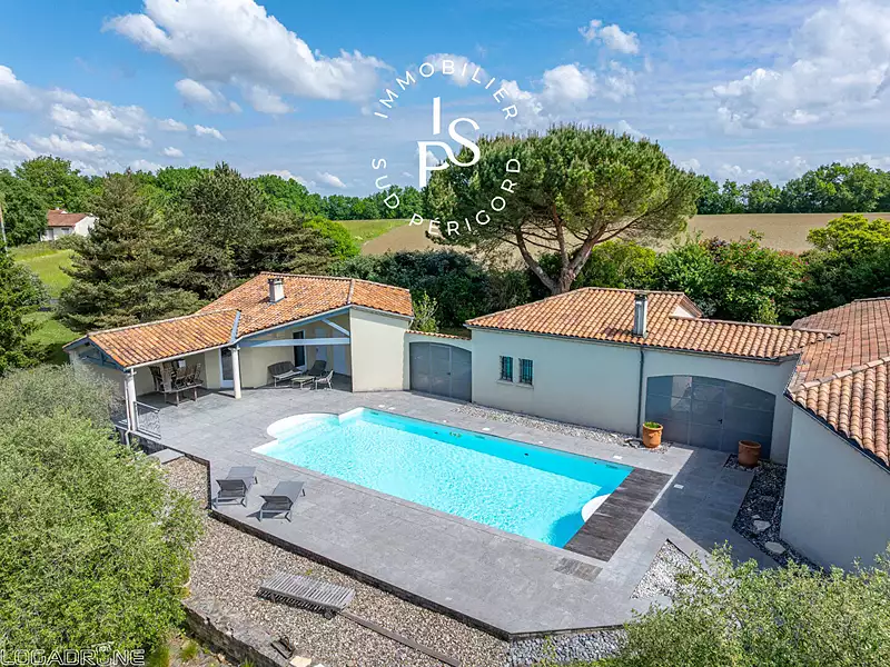 Maison, 242 m²