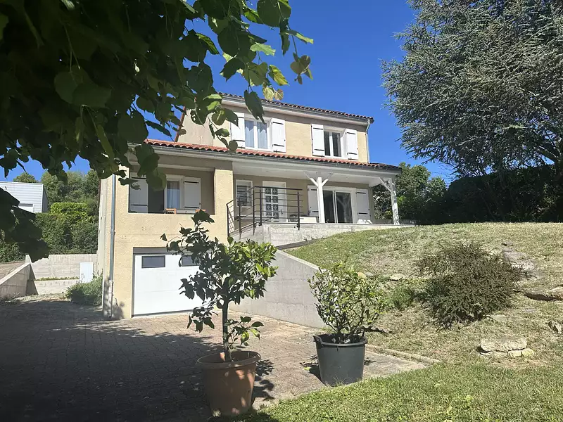 Maison, 166 m²