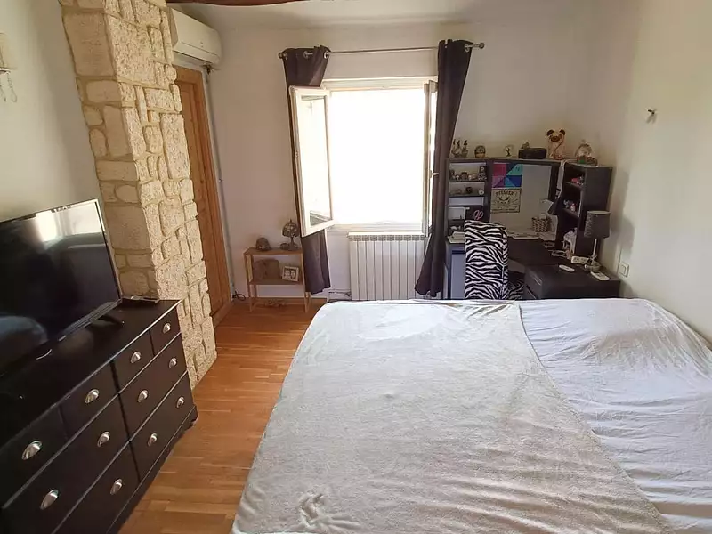Maison, 251 m²