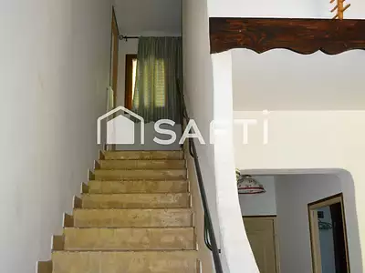 Maison, 696 m²
