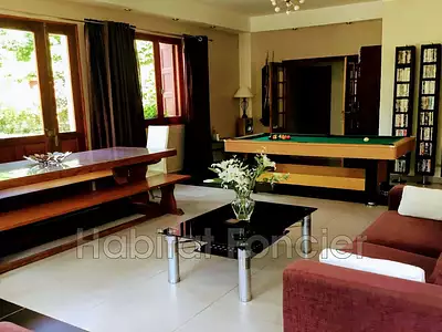 Maison, 560 m²