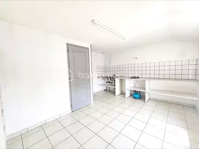Maison, 196 m²