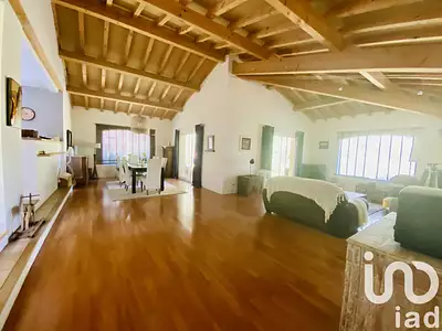 Maison, 197 m²