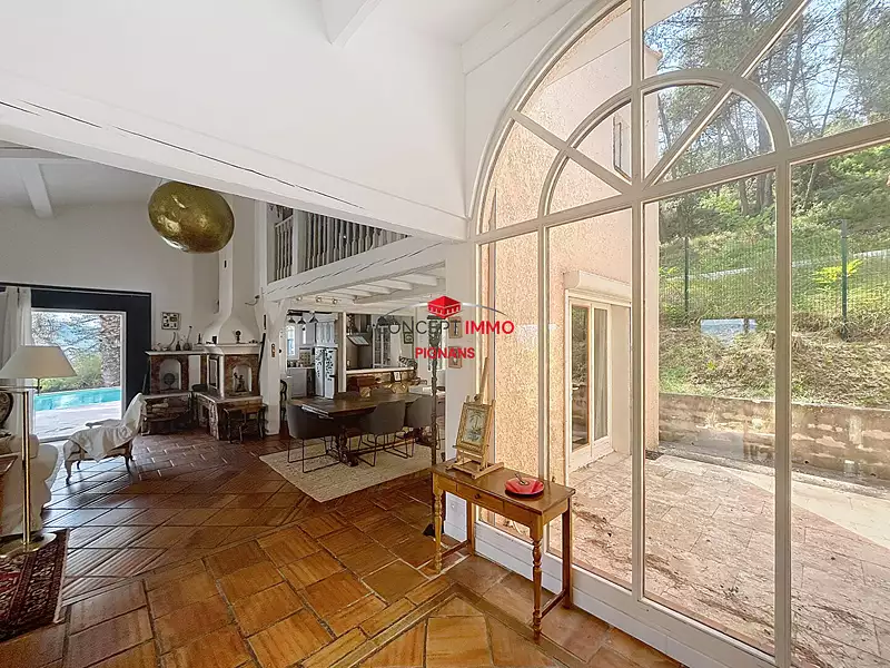 Maison, 166 m²