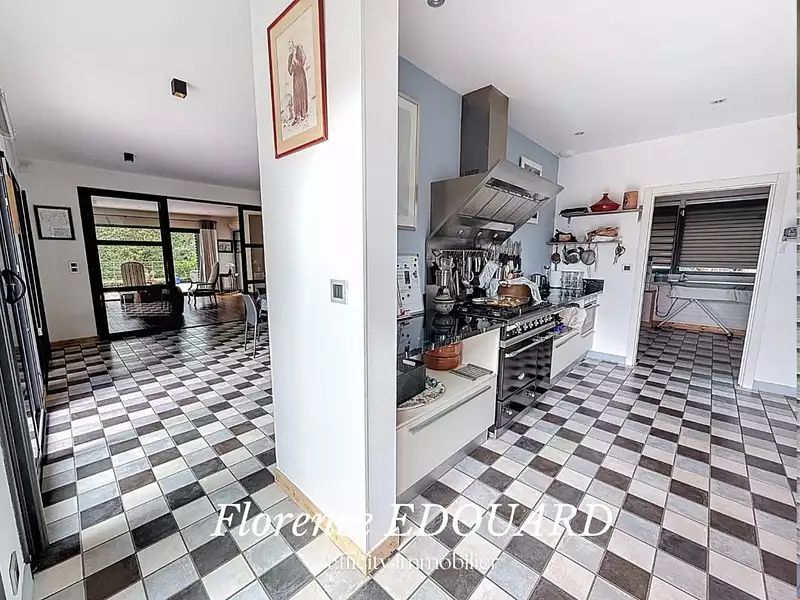 Maison, 230 m²