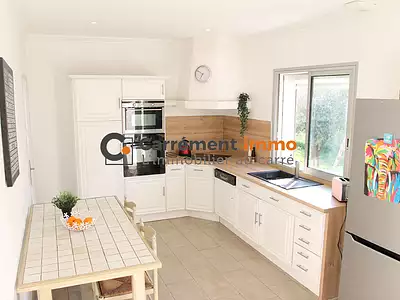 Maison, 196 m²