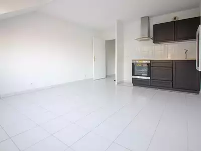 684,11 € CC Appartement • 26 m² • 1 pièce Osny (95520)