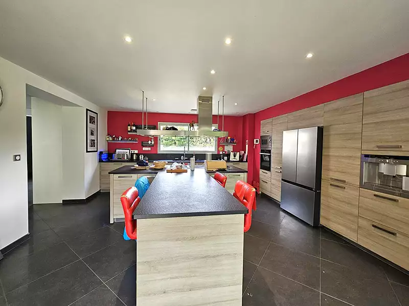 Maison, 530 m²