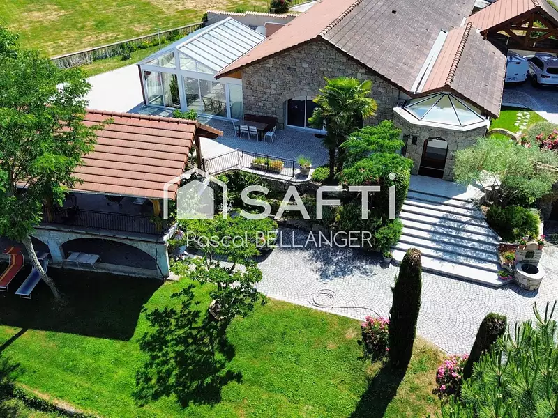 Maison, 168 m²