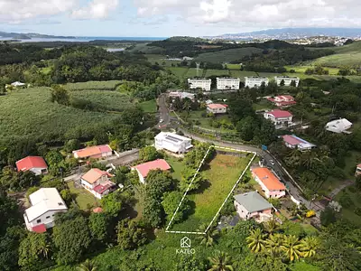 Terrain, 1 400 m²