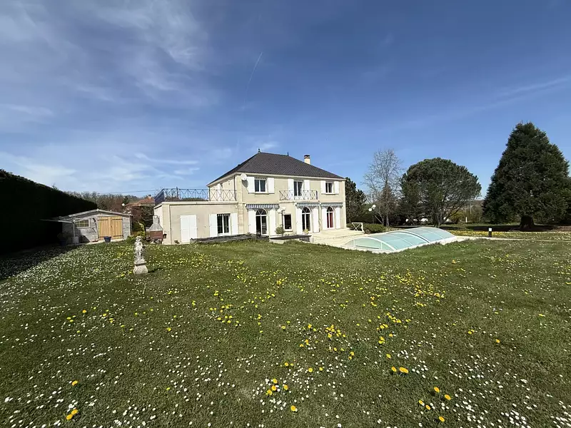 Maison, 240 m²