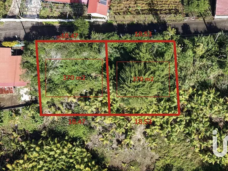 Terrain, 370 m²