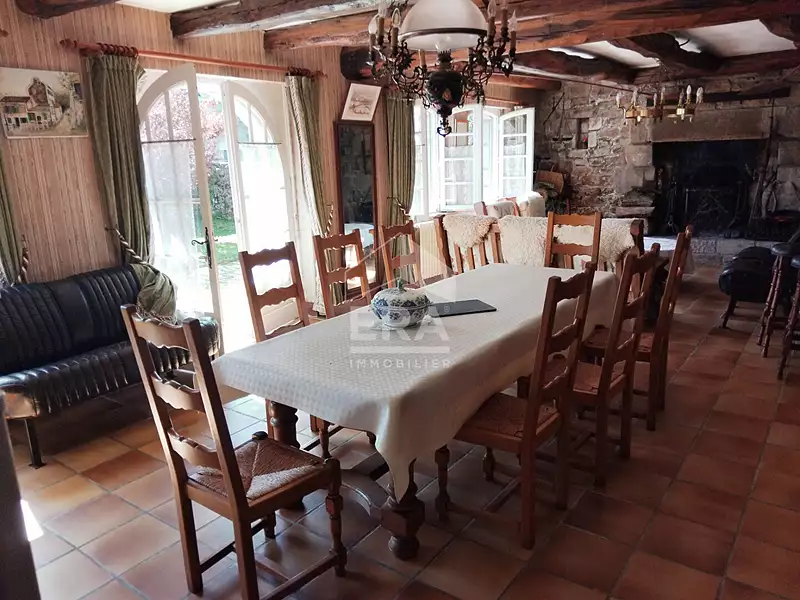 Maison, 245 m²