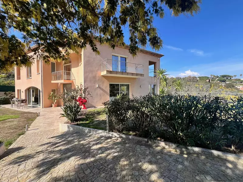 Maison, 360 m²