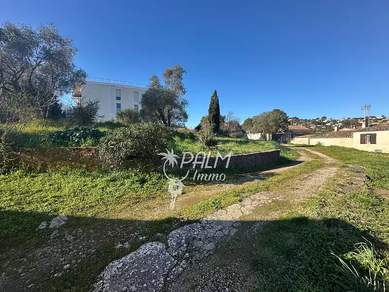 Terrain, 1 008 m²