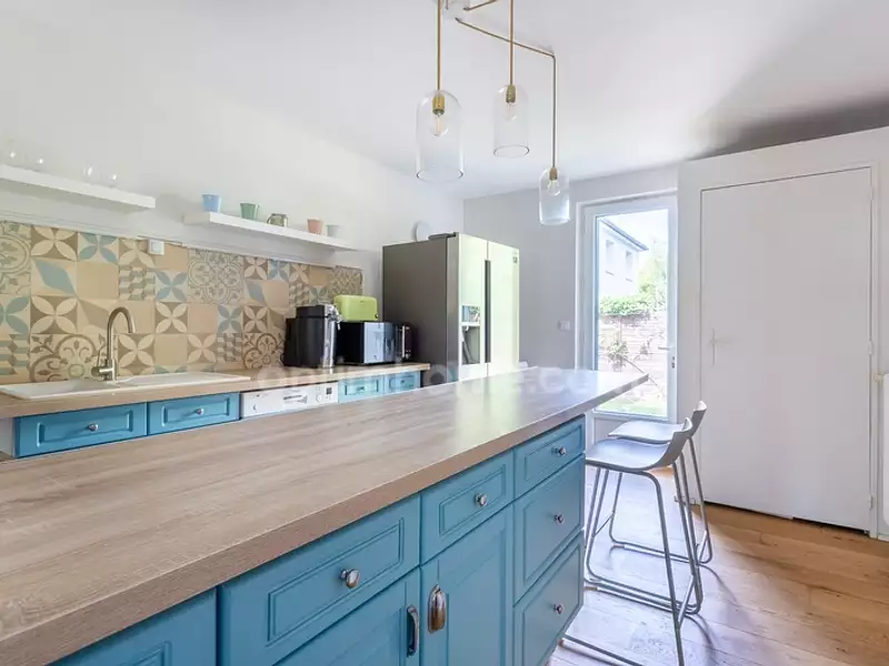 Maison, 211 m²