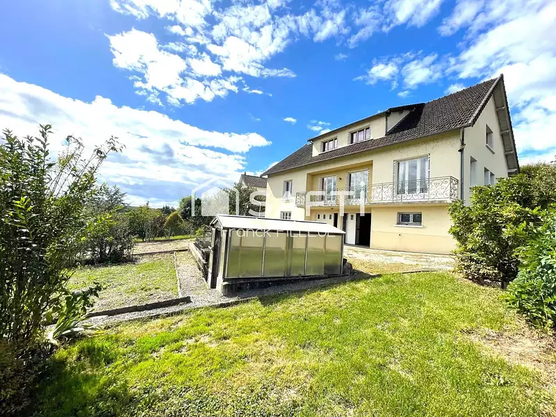 Maison, 245 m²