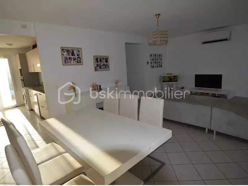 Maison, 83 m²