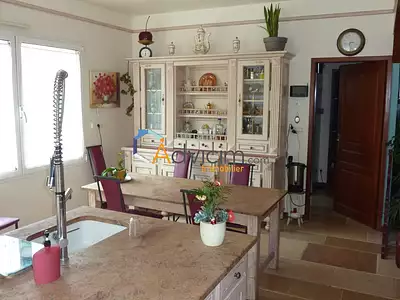 Maison, 198 m²