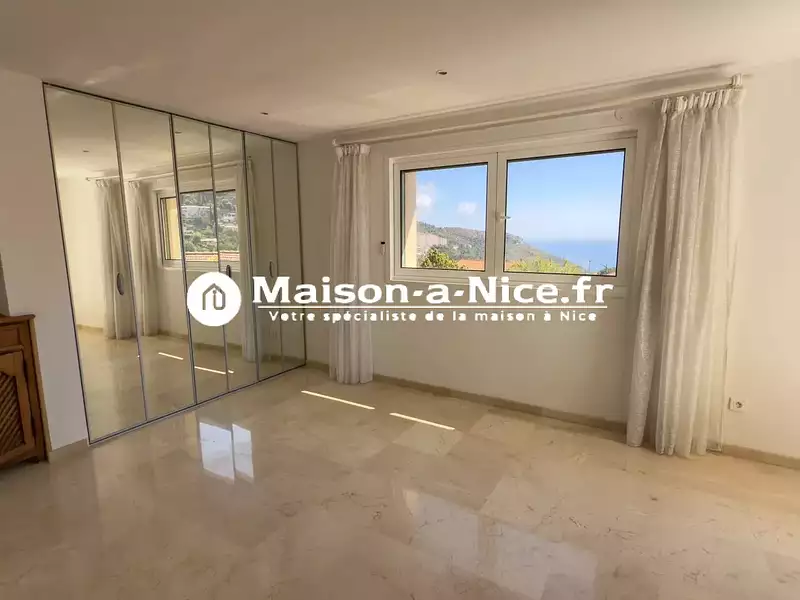 Maison, 333,07 m²