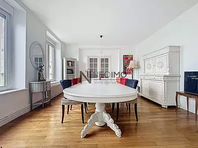 Immeuble, 681,57 m²