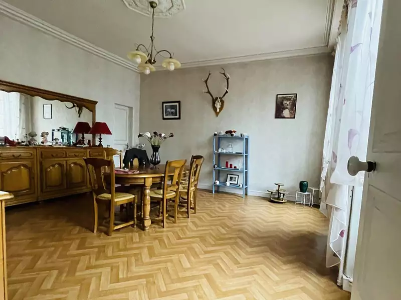 Maison, 196 m²