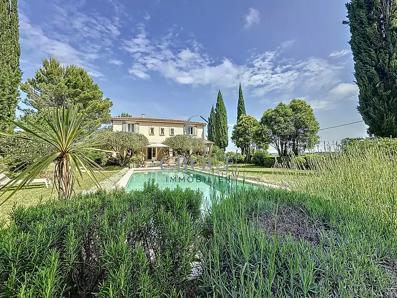 Maison, 177 m²