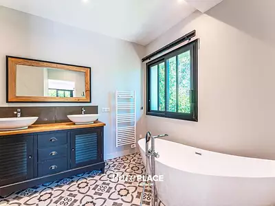 Maison, 278 m²