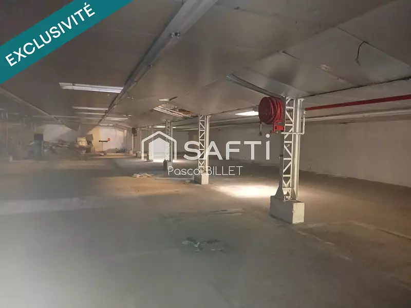 Divers, 750 m²