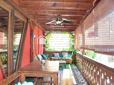 Maison, 242 m²