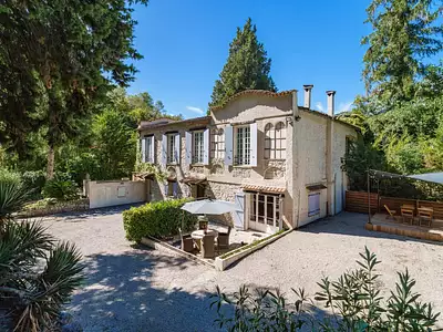 Maison, 235 m²