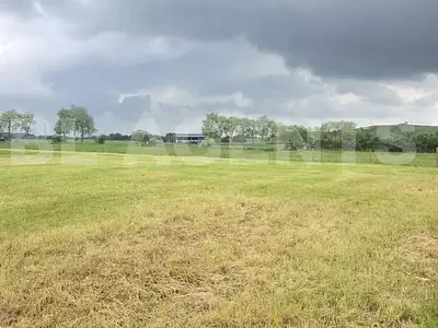 Terrain, 825 m²