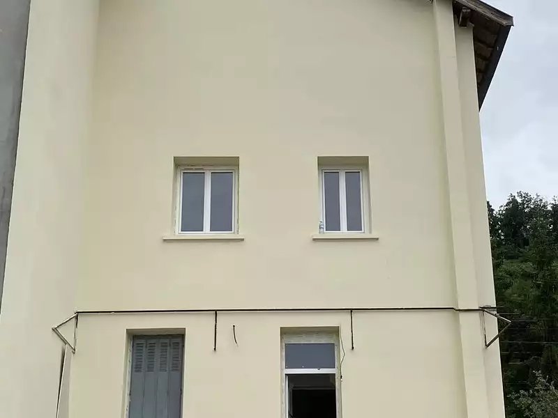 Immeuble, 143,92 m²