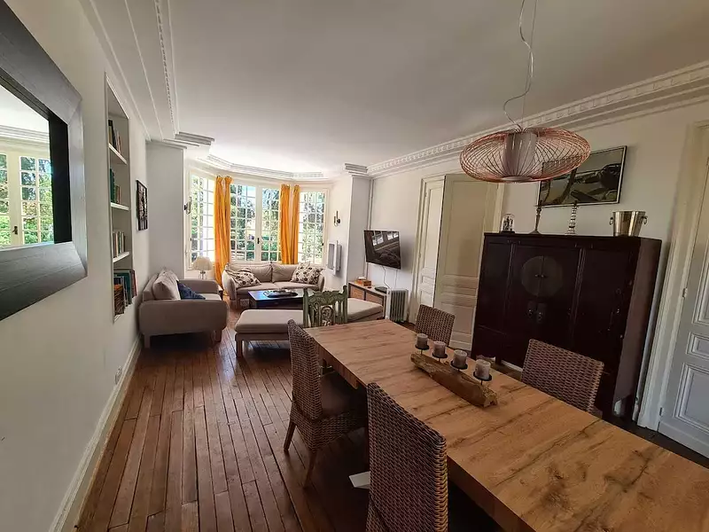Maison, 250 m²