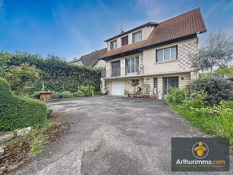 Maison, 174 m²