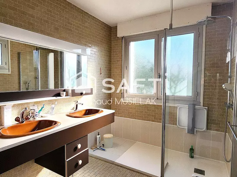 Maison, 159 m²