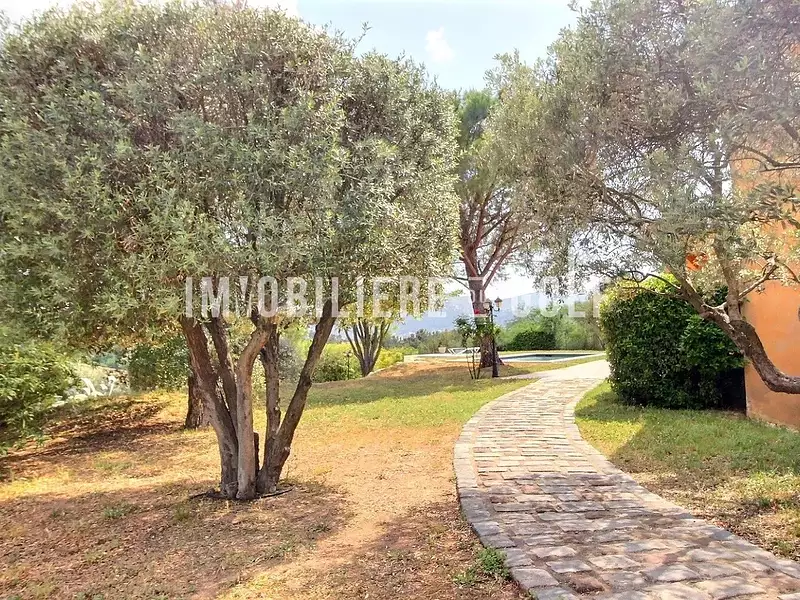 Maison, 300 m²