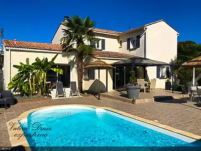 Maison, 216 m²
