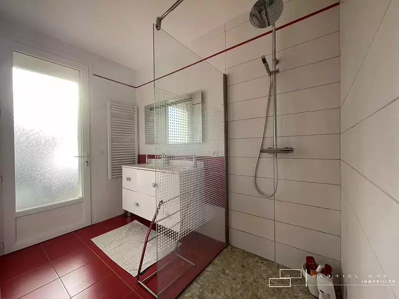 Maison, 185 m²