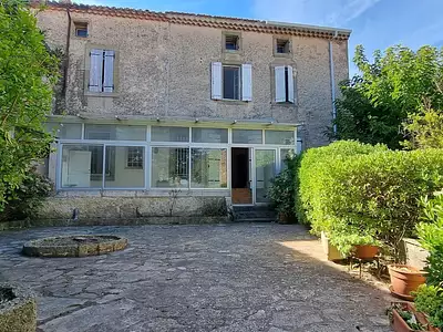 Maison, 225 m²