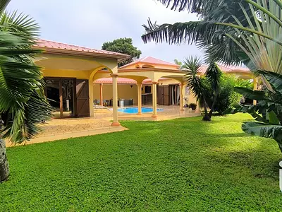 Maison, 220 m²