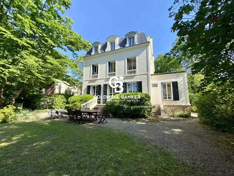 Maison, 240 m²