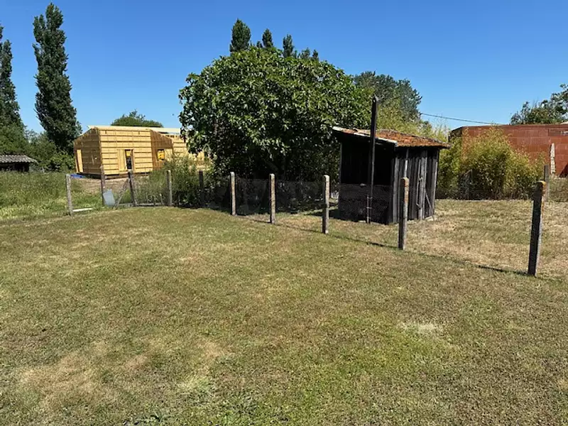 Terrain, 600 m²