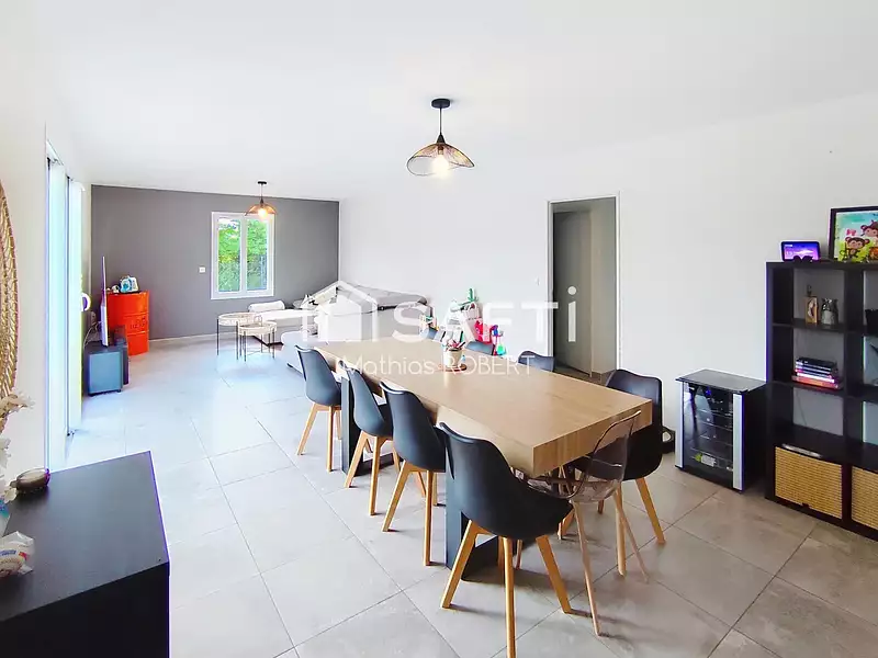 Maison, 94 m²