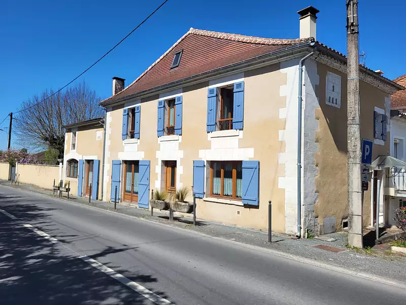 Maison, 244 m²