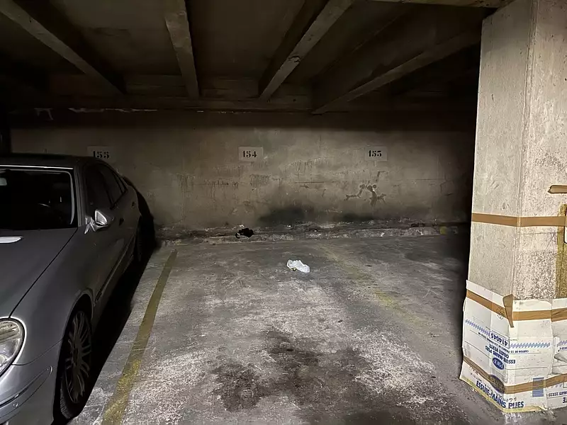 Parking, 100 m²