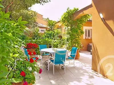 Maison, 285,44 m²