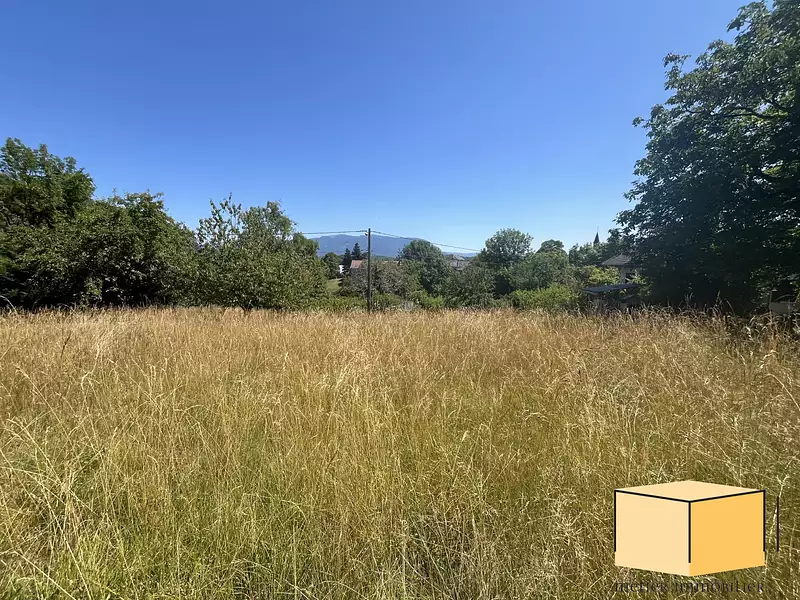 Terrain, 779 m²