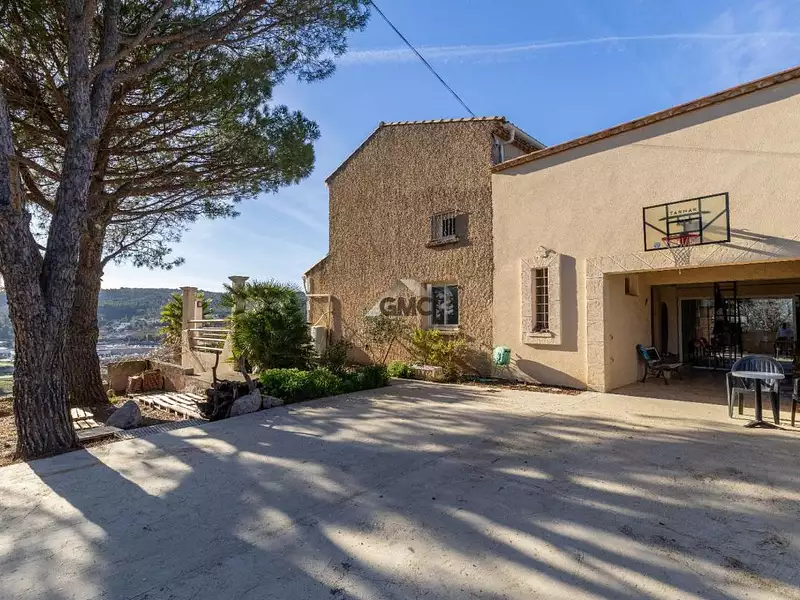 Maison, 222 m²